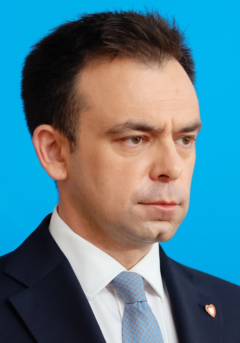 Projekt budżetu na 2027 rok przyjęty przez rząd. Szacunki i wydatki