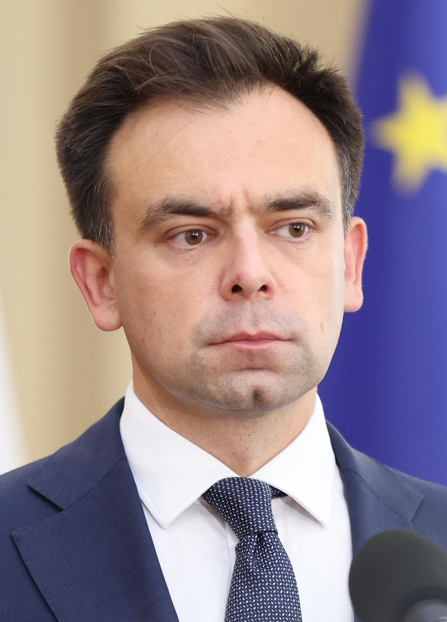 Minister finansów Andrzej Domański podczas konferencji prasowej