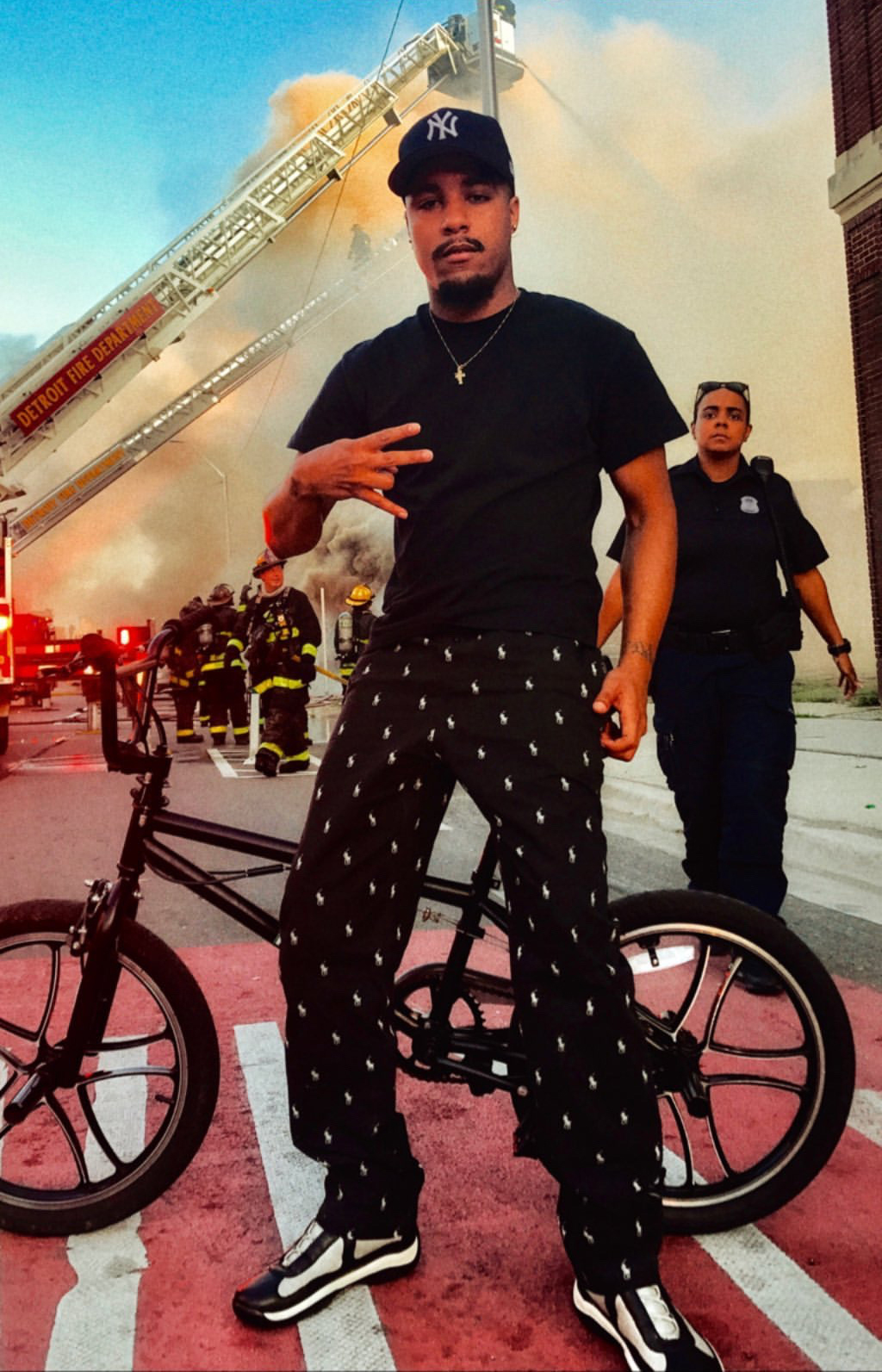 man on a bike — strzelanina w Detroit