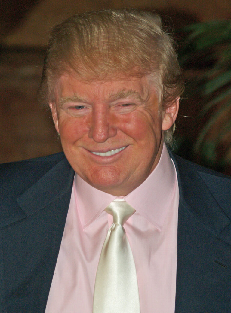 Donald Trump ogłasza gospodarczy D-Day wobec Iranu. Teheran odpowiada