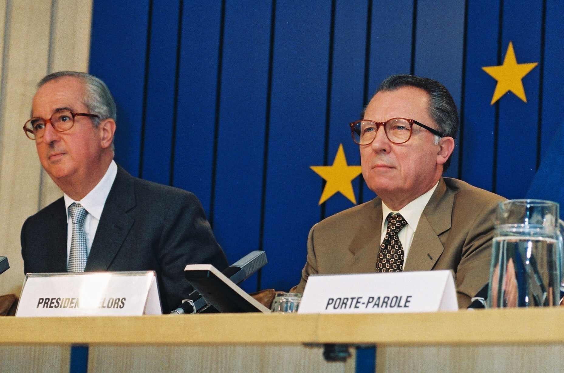 Édouard Balladur and Jacques Delors at a press conference during the visit of the French Prime Minister