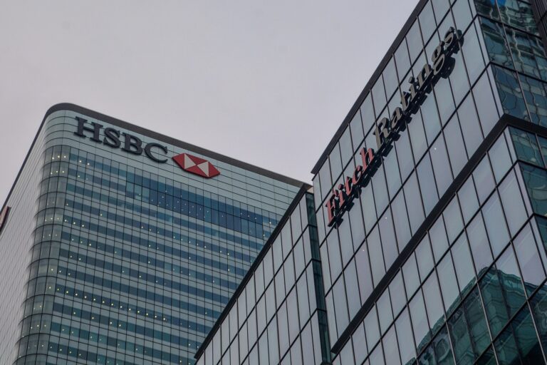 Rating Polski Fitch: Ocena A- podtrzymana z negatywną perspektywą