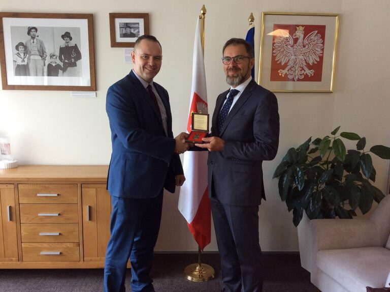 Lex Szarlatan w Trybunale. Eksperci i społeczeństwo są podzieleni