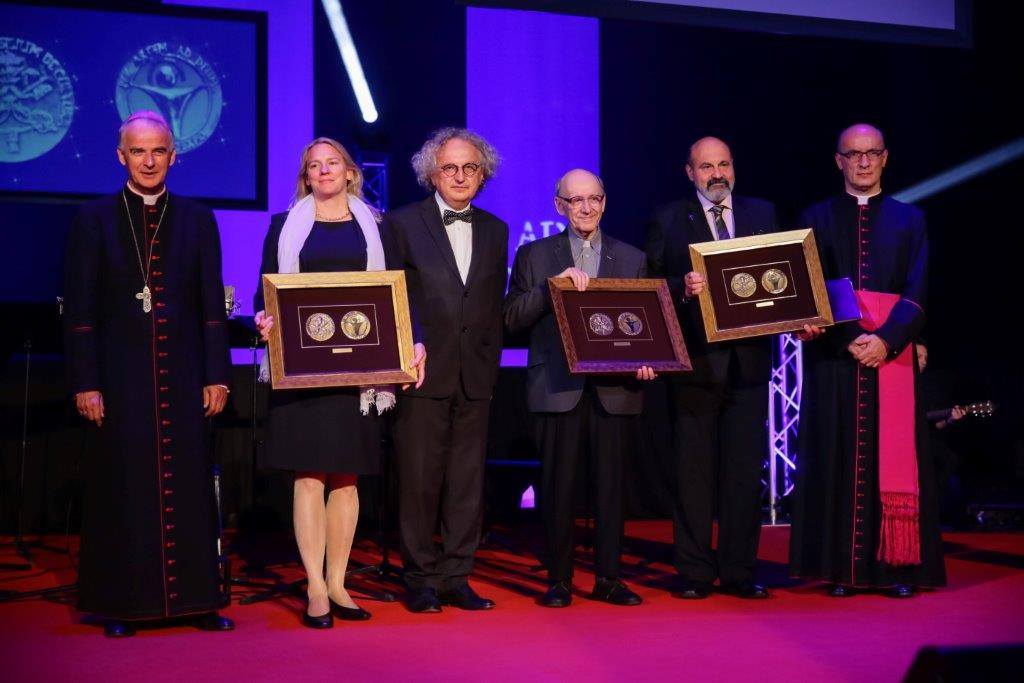 Michał Heller, Claudia Henzler i Tomas Halik – to laureaci Medalu Papieskiej Rady ds. Kultury, które — Targi MSPO w Kielcach
