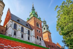 Wawel Cathedral showcasing its stunning architecture in Krakow, Poland. — wybory prezydenta Krakowa