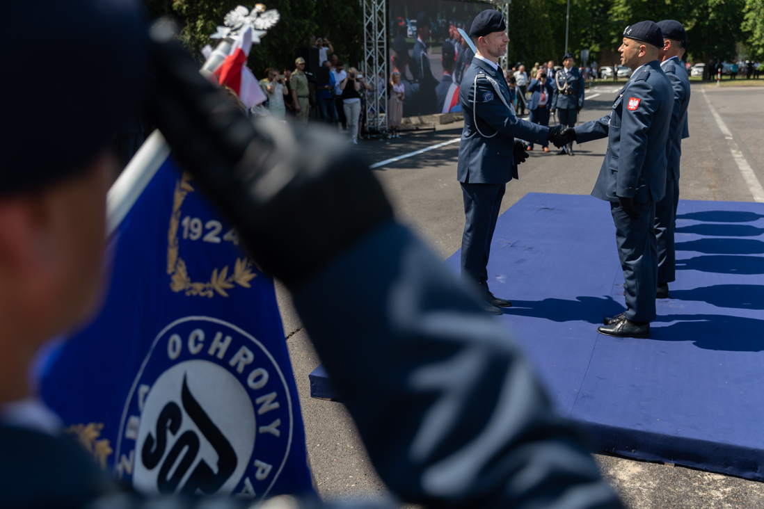 - Będąc z osobami ochranianymi często jesteście w centrum najważniejszych wydarzeń tu w kraju i na — Służba Ochrony Państwa