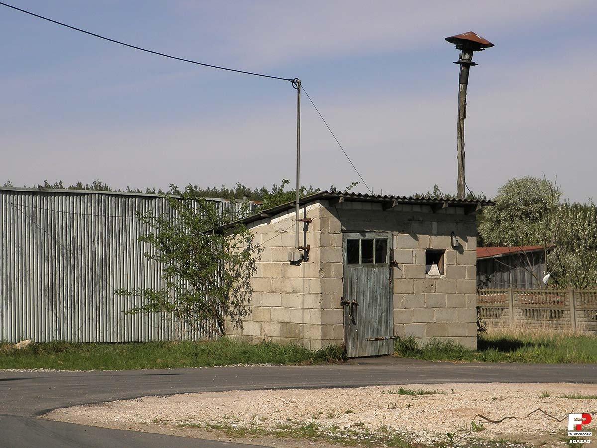 Syrena alarmowa w centrum wsi. W razie pożaru naciśnij guzik. — testy syren alarmowych w Warszawie