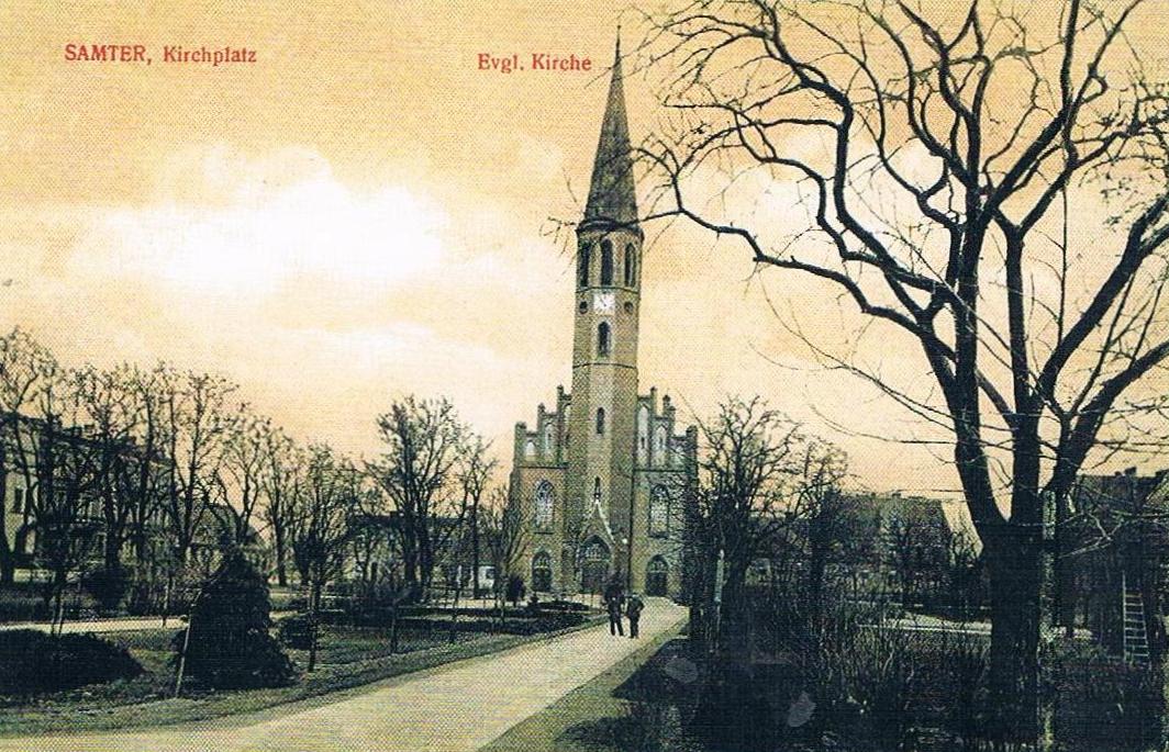 Kościół ewangelicki w Szamotułach, rozebrany w 1958 roku. Niemiecka pocztówka, ok. 1915. — interwencja policji w Szamotułach