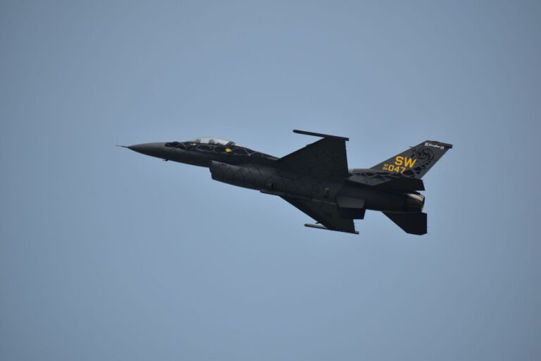 Ukraińskie F-16 w serwisie. Nawet połowa maszyn uziemiona