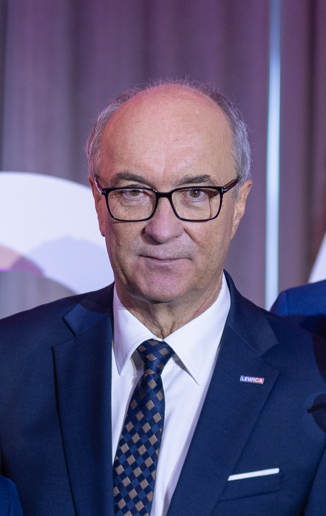 Autobusy na gaz przyszłością Autosanu. Wiceminister Janusz Kowalski w Sanoku