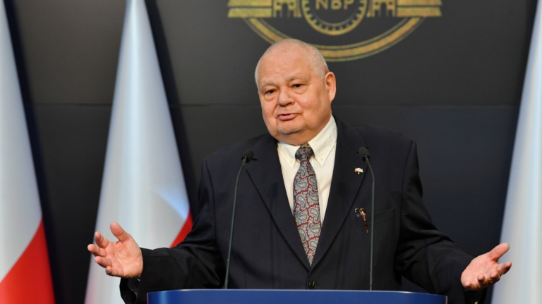 Adam Glapiński: obniżki stóp oddalają się