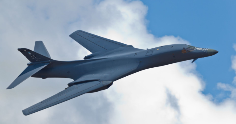 Bombowce B-1 wycofane z Wielkiej Brytanii po alarmie